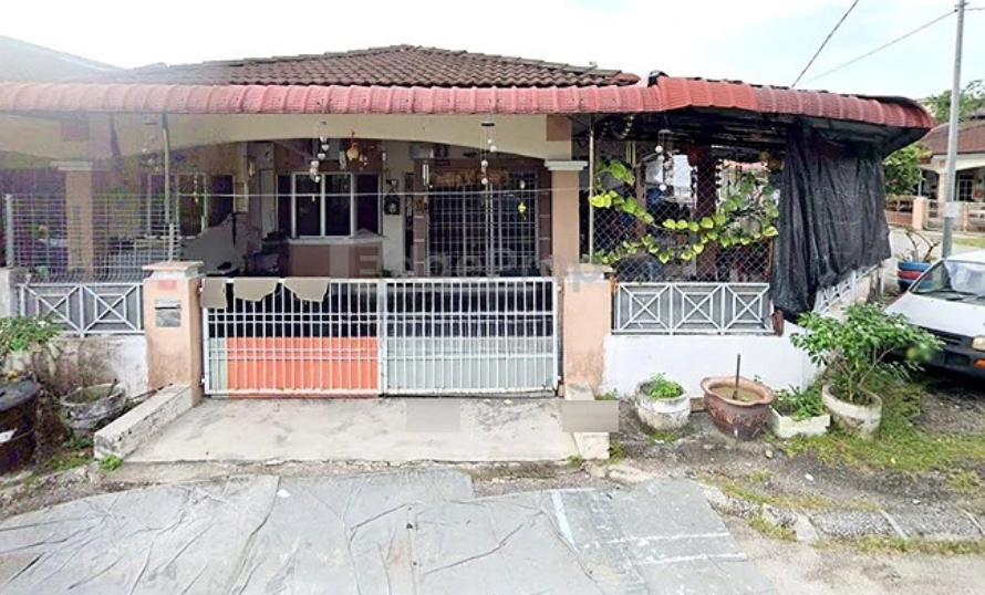 1 Storey Terrace House in Perak - No. 235, Lorong 16, Taman Banjar Jaya, 36000 Teluk Intan, Perak