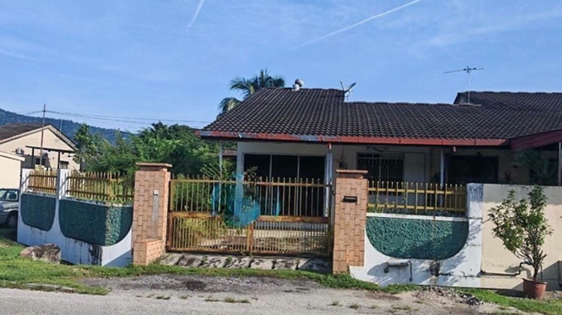 1 Storey Terrace House in Perak - No. 48, Tingkat Kledang 17, Taman Kledang Sentosa, 31450 Menglembu, Perak