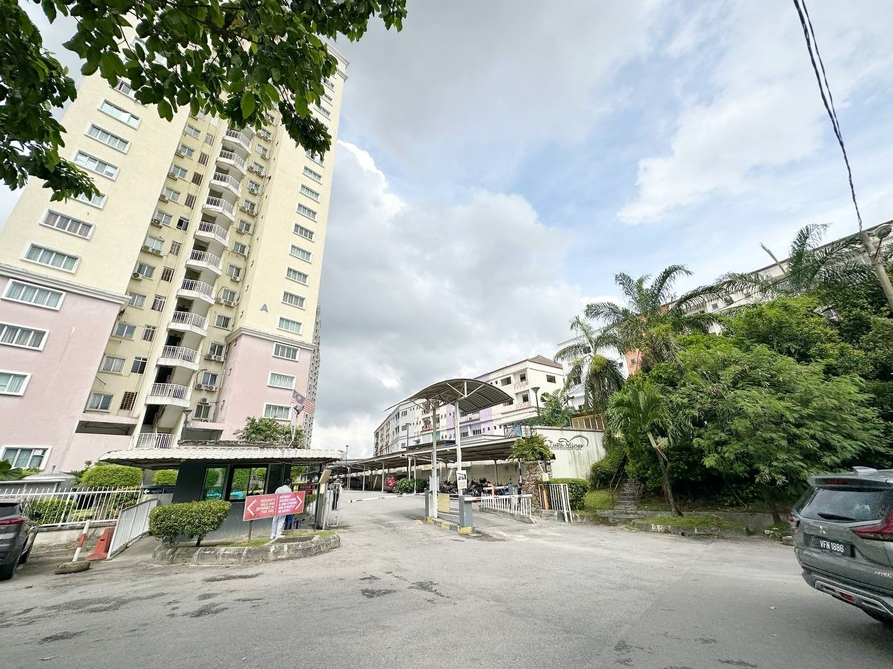 Condominium in Selangor - Unit No. B-6-3A, Tingkat 6, Blok B, Kondominium Juta Mines, 43300 Seri Kembangan, Selangor