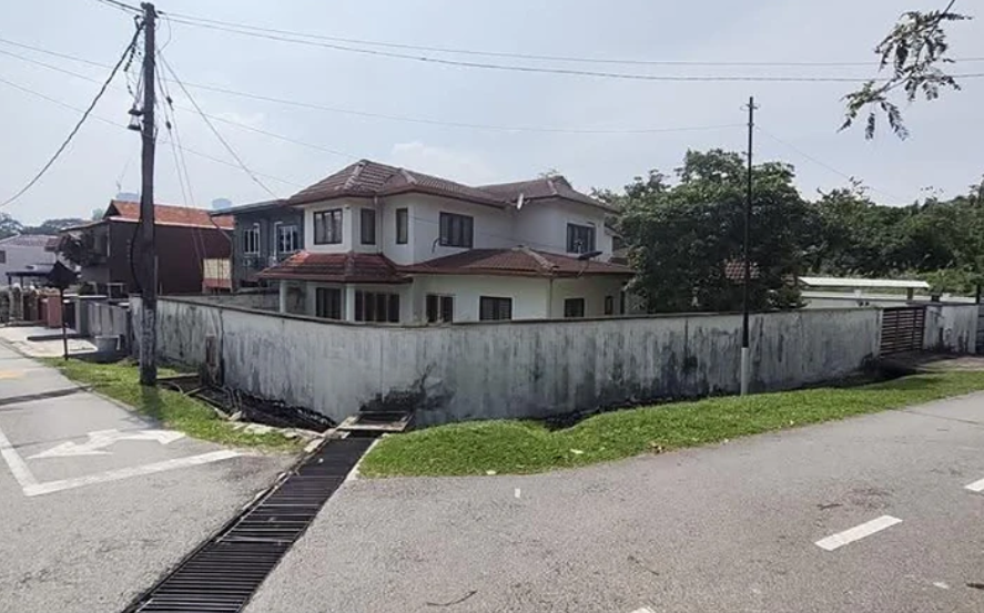 2 Storey Terrace House in Selangor - No. 30, Lorong Air Lama B, Taman Ampang Jaya, 68000 Ampang, Selangor
