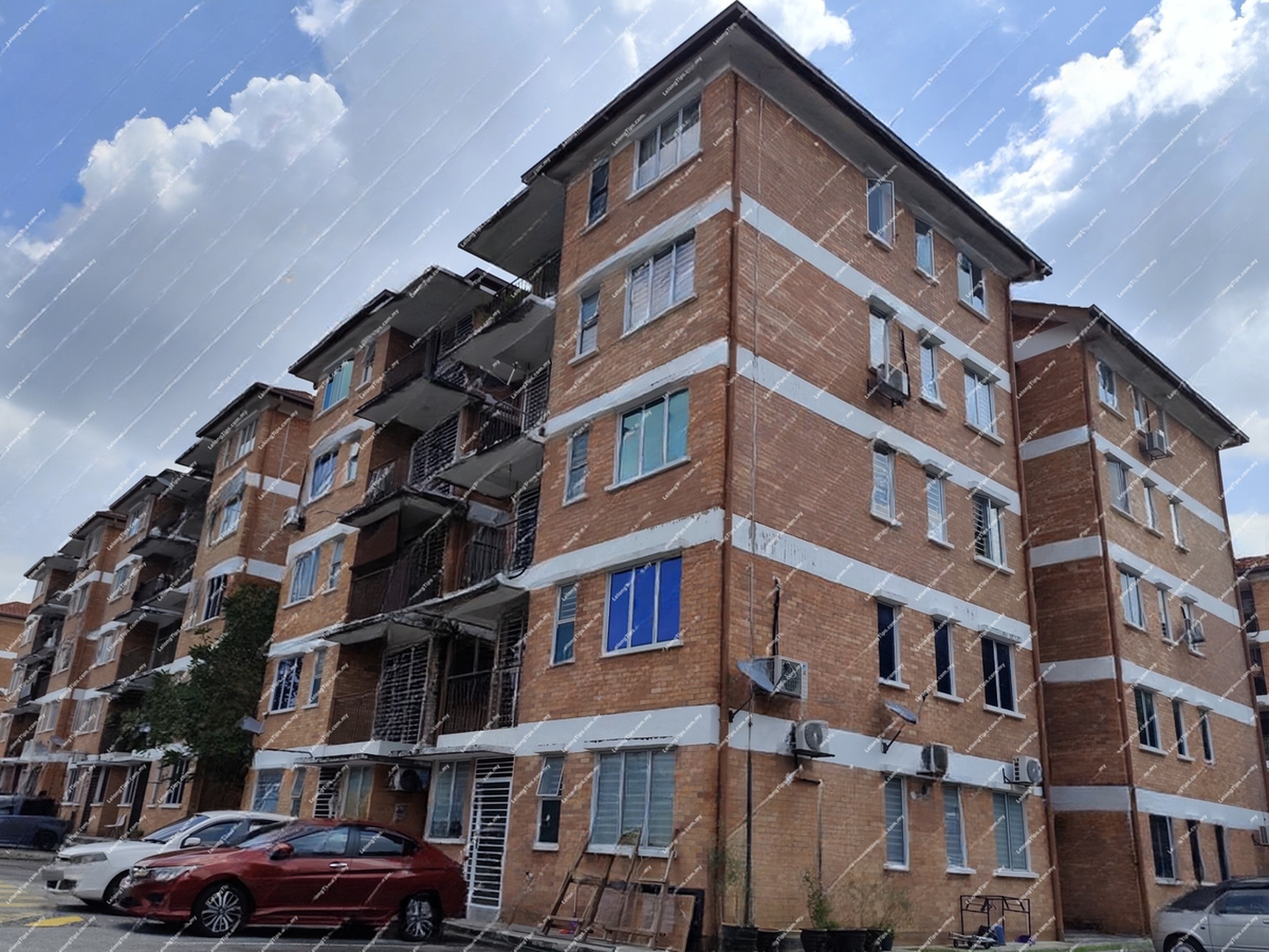 Apartment in Selangor - Unit No. B5-2-8, Pangsapuri Alam Budiman, Seksyen U10, Taman Alam Budiman, 40170 Shah Alam, Selangor