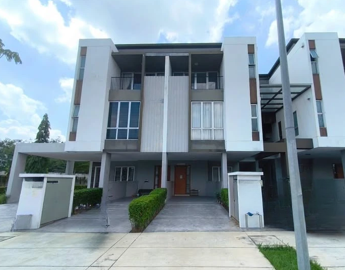 Town House (Upper Unit) in Selangor - No. 21-2, Jalan Tropicana Heights 3/3, 43000 Kajang, Selangor