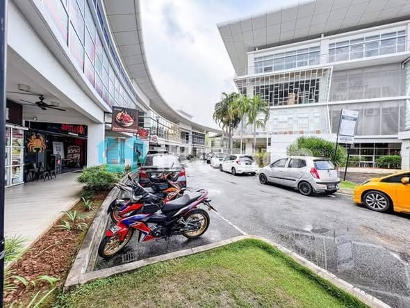 Shop Office in Putrajaya - Unit No. D-1-1, Ayer @ 8, Jalan P8G, Presint 8, 62250, Putrajaya image 2