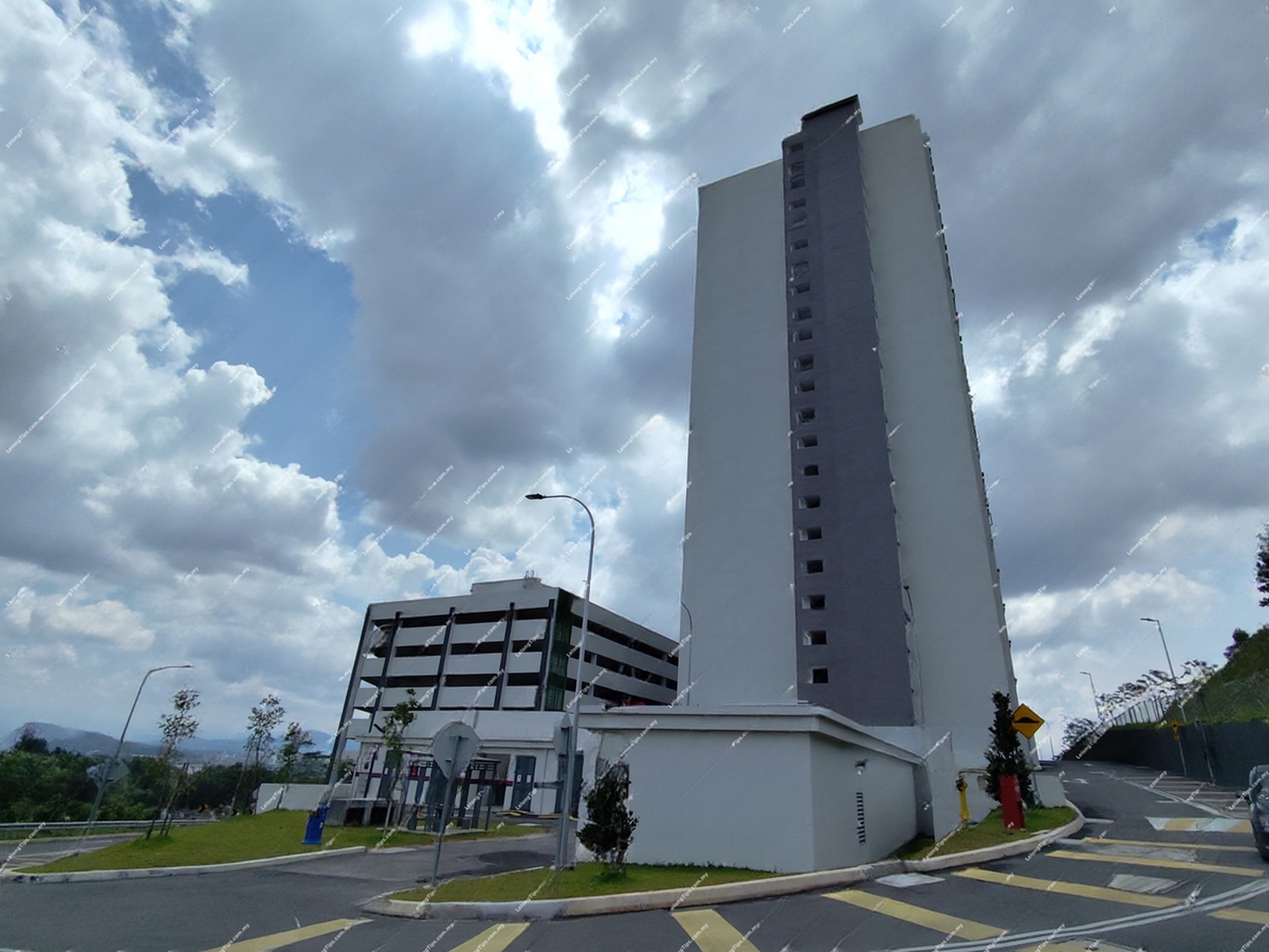 Apartment in Selangor - Unit No. A-2-4, Block A, Residensi Bukit Tiara, Jalan Karunmas 10, 43300 Seri Kembangan, Selangor