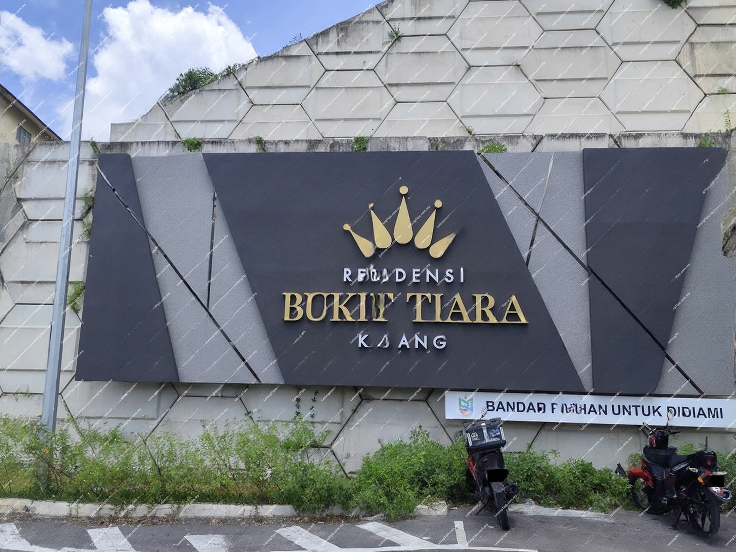 Apartment in Selangor - Unit No. A-2-4, Block A, Residensi Bukit Tiara, Jalan Karunmas 10, 43300 Seri Kembangan, Selangor image 2