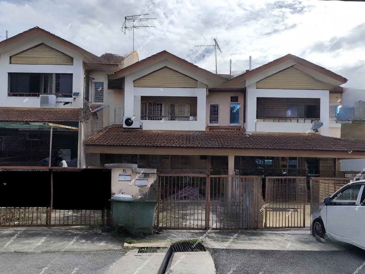 Town House in Selangor - Unit No. 3-3, Jalan Amansiara 1/6, Taman Amansiara, 48000 Rawang, Selangor