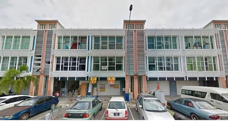 3 Storey Terrace Shop Office in Selangor - No. 6, Jalan Tasik Raja Lumu L U4/L, Seksyen U4, 40150 Shah Alam, Selangor