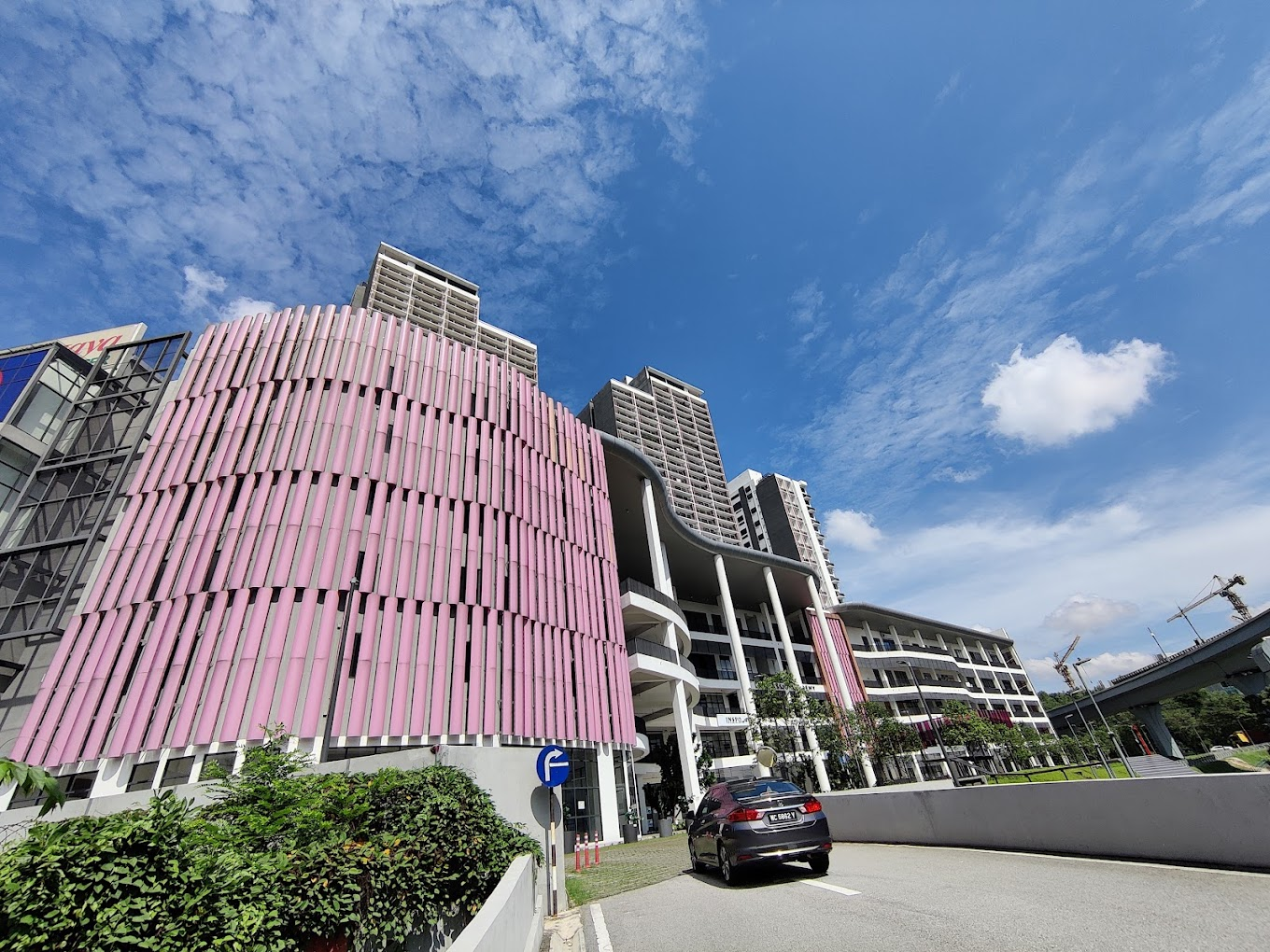 Service Apartment in Selangor - Unit No. A-31-03, Emporis, Persiaran Surian, Seksyen 3, Taman Sains Selangor, Kota Damansara, 47810 Petaling Jaya, Selangor image 2